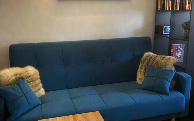 Na Narodnoy Flat
