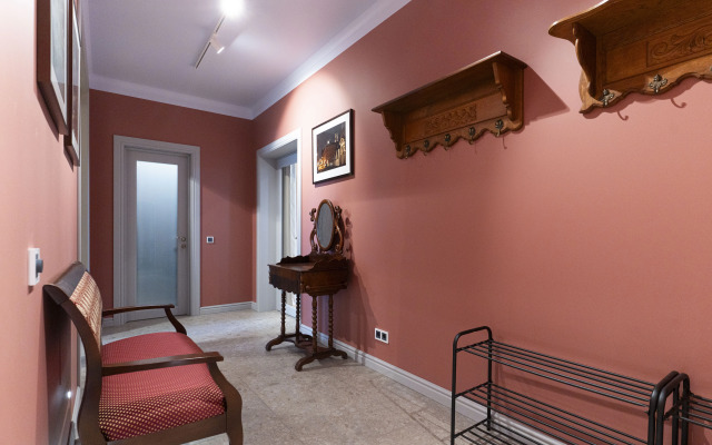 Na ul. Storozhevoy Bashni Voskhod Apartments
