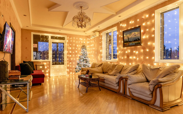 V Beleutovo S Basseynom I Saunoy Private house