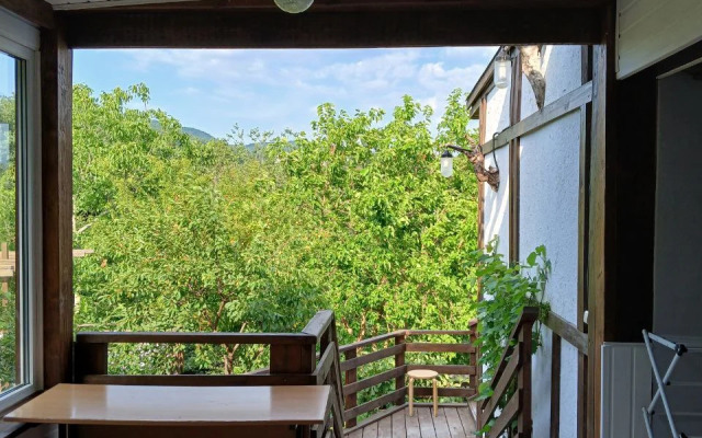 Na Pervom Etazhe Flat