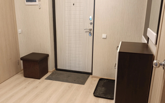 Yevrodvukhkomnatnaya na Revolyutsii 52 B Flat