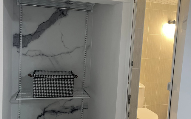 Standartny Trekhmestny S Vannoy Komnatoy Apartment