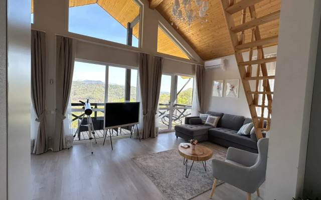 S Panoramnym Vidom Na Gory Private House