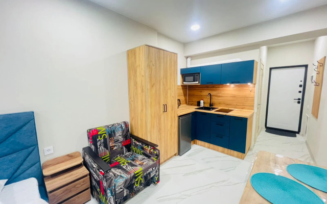 Tryokhmestnaya Studiya V Apart-Komplekse S Basseynom Apartment