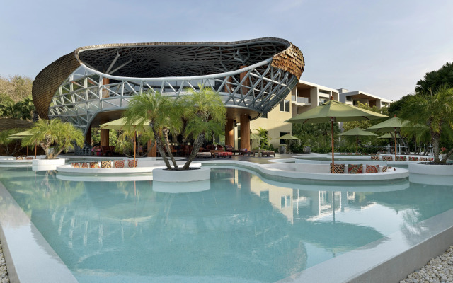 Hotel Wyndham Grand Nai Harn Beach Phuket
