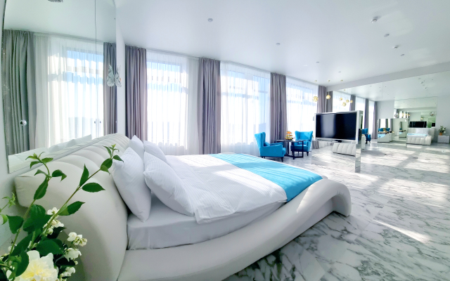 Kristall Hotel