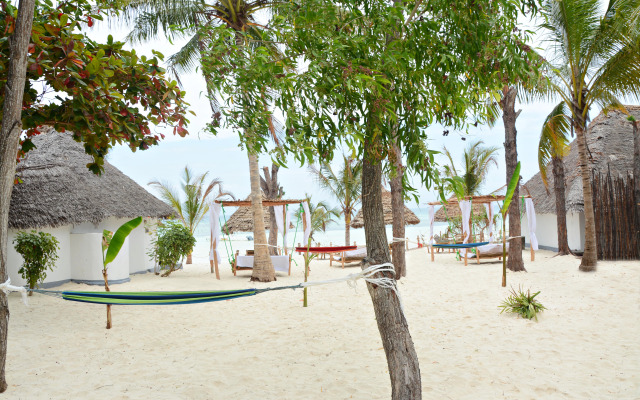 Aya Beach Bungalows Hotel