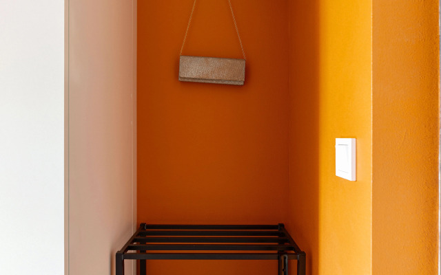 Dizaynerskaya studiya Orange Room u Nevskogo prospekta Flat