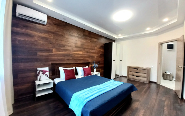 Квартира сети Неотель панорамная рядом с ВГУ, памятником Славы