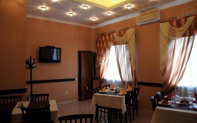 Famp Hotel