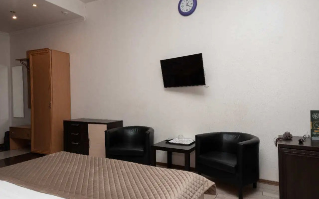 Отель Надежда