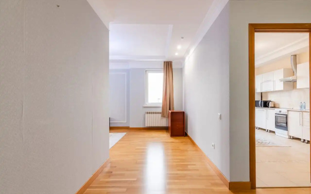 Апартаменты просторные трехкомнатные у ТРЦ MEGA в стиле минимализм