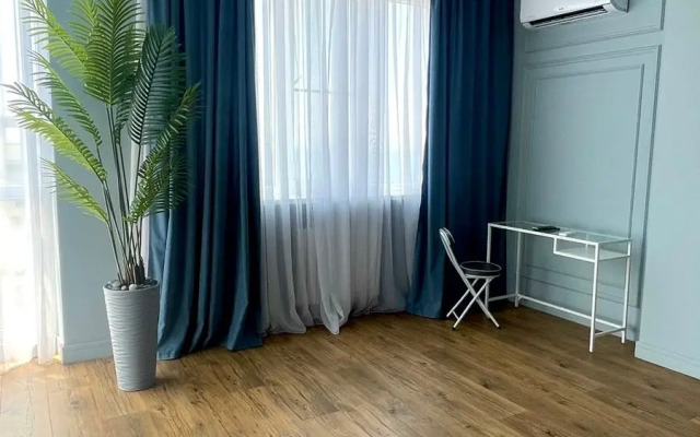 V Tsentre S Vidom Na More Flat