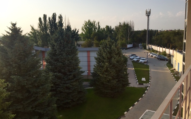 Mega Space Country Club Hotel