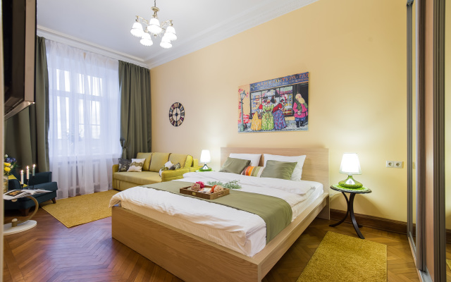 GM v Legendarnoj Stalinskoj vysotke Apartments