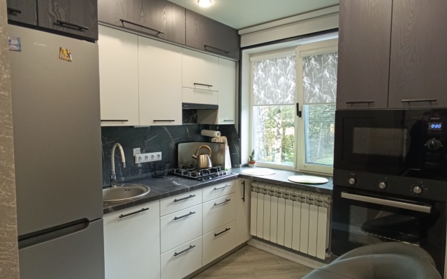 Na Prospekte Pobedy Flat