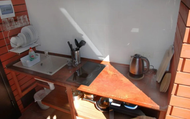 Peak Season 4 Apartments