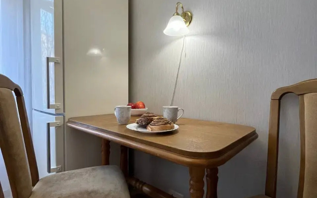 Uyutnaya 3-X Komnatnaya U Metro Akademicheskaya Flat