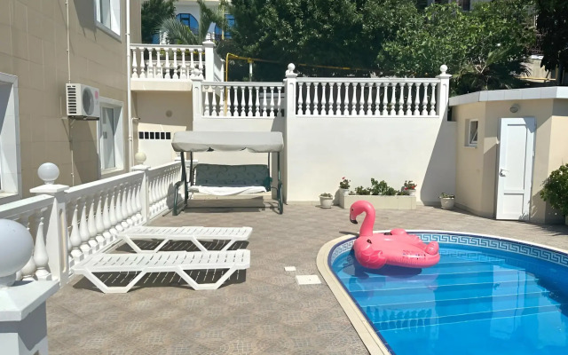 Chastny Dom The Green House Guest House