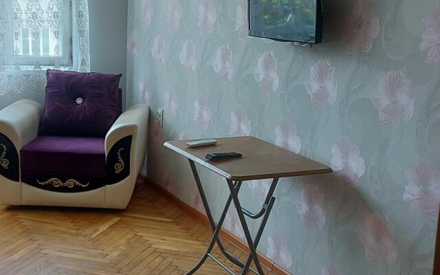 Kvartira U Berega Chyornogo Morya Apartments