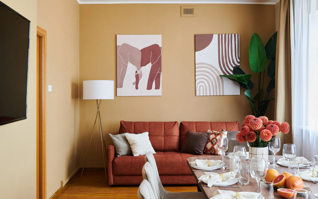 Квартира GM Apartments Двухуровневая с мансардой у Патриарших Прудов