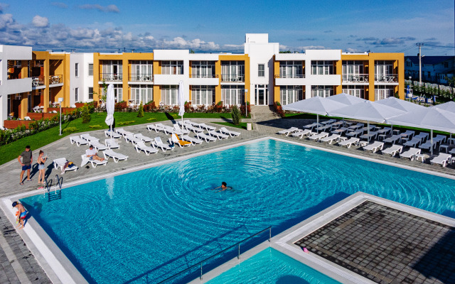 LetooteL Blagoveschenskaya Hotel