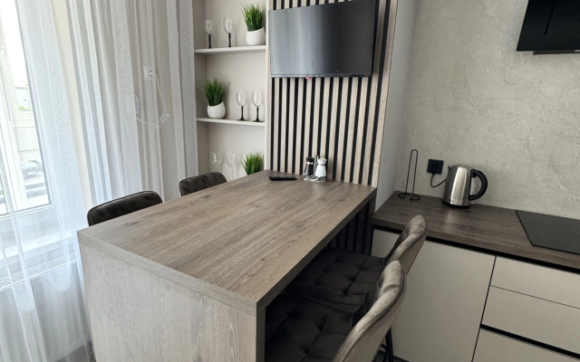 Uyutnaya Novaya S Shikarnym Raspolozheniem Flat