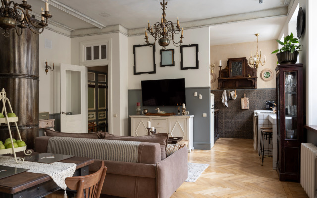 Ryadom S Nikolskim Sadom I Kofeyney Aster Apartment