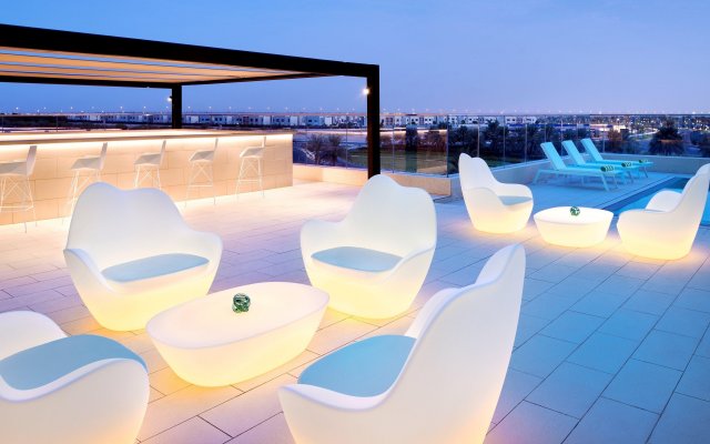 Holiday Inn Dubai Al-Maktoum Airport an IHG