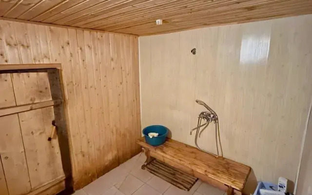 Na Ovrazhnoy 26v Private House