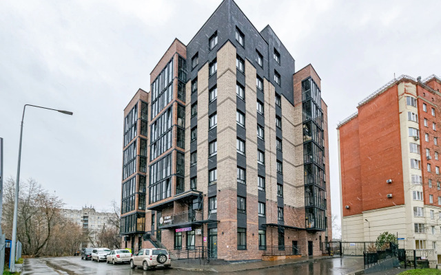 Uyutnaya sovremennaya studiya na Parkovom Flat