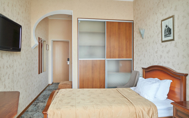 Almaz Hotel