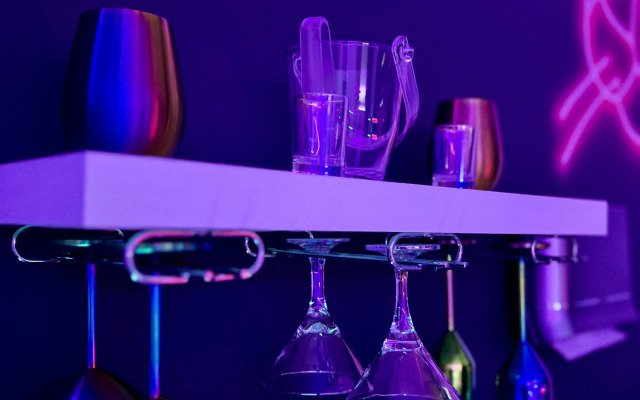 Studiya Neon Flat