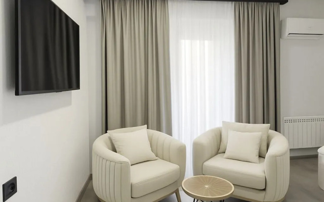 Royal Renaissance Hotel