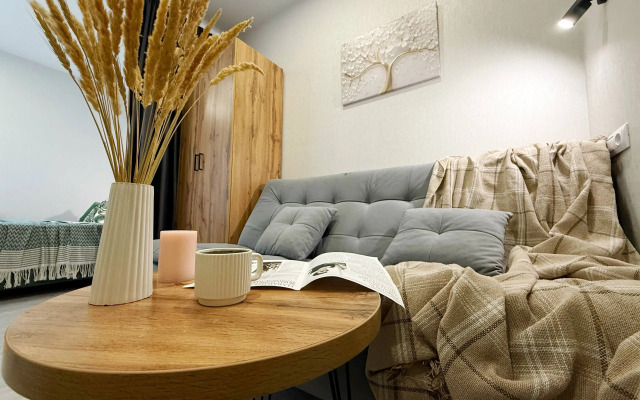 Апартаменты с балконом. 3 минуты до пляжа. Для четверых гостей.