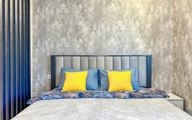 Квартира Уютная студия с балконом в новом доме Крымск Хоум