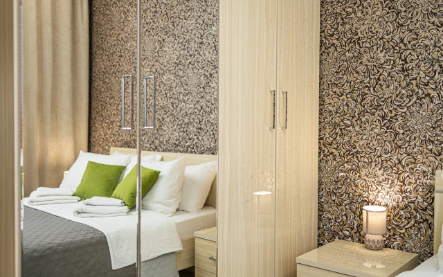 Квартира рядом с теннисным кортом и парком Сибирь House