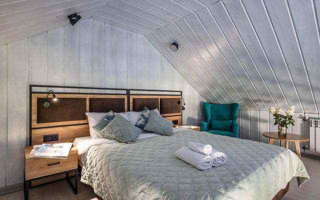 Частный  Дом с баней в поселке бизнес-класса