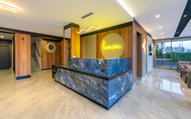 Lemon Hotel