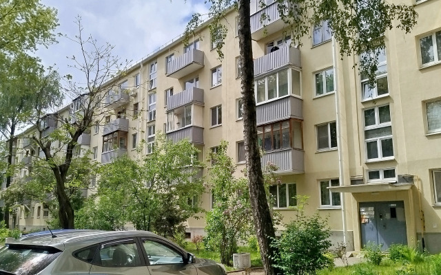 2-Kh Komnatnaya Blizko K Tsentru Flat