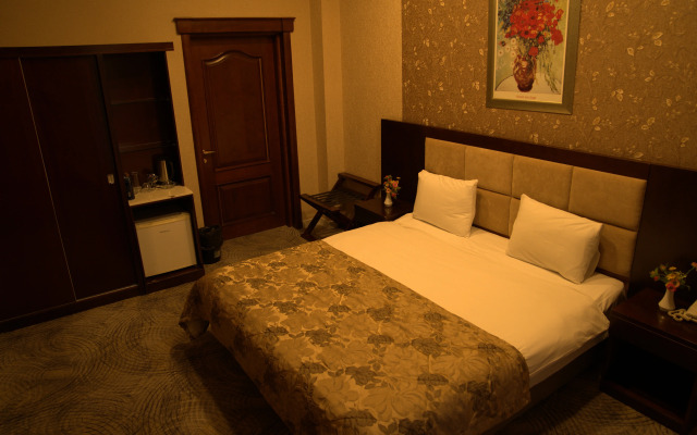 Premier Hotel