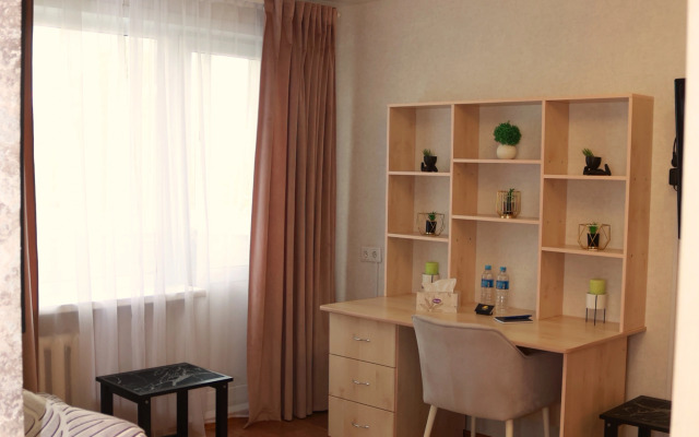 Ryadom S Parkom Flat