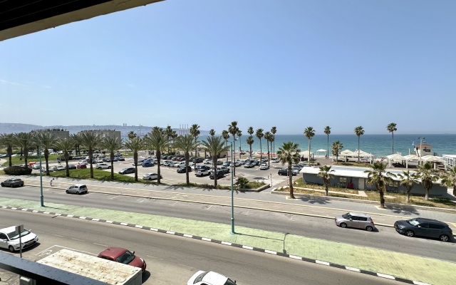 Diamond 2bed Apartment with Jacuzzi by the Sea
