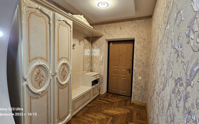 Апартаменты с Просторной Лоджией