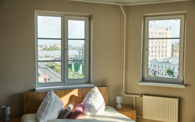V 10 Minutakh Khodyby Ot Kremlya Flat