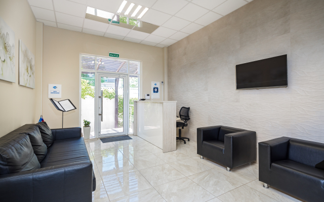 Abrikos Plyus Hotel