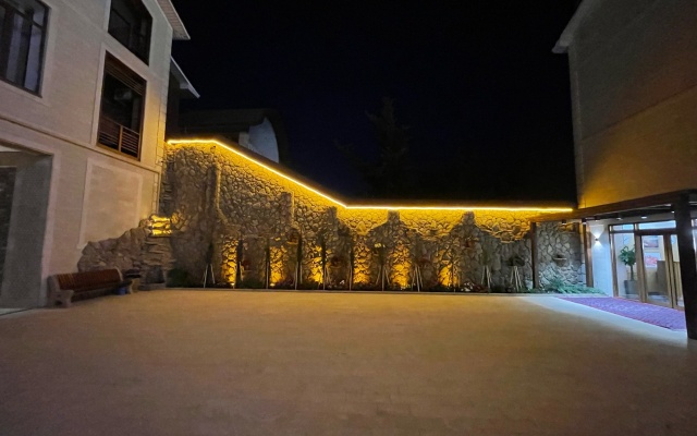 Gold Niyara Hotel