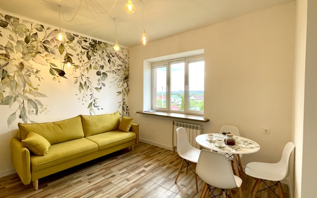 3-Kh Komnatnaya Kvartira S Mangalnoy Zonoy Flat