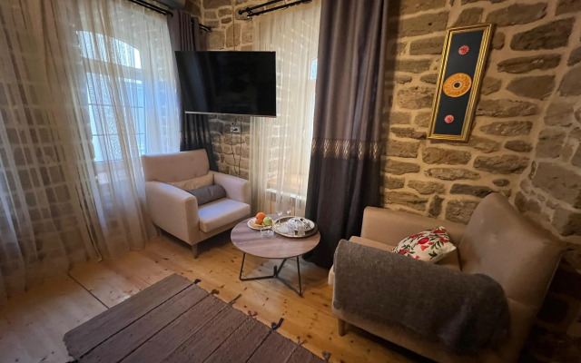 Old Rooms Hotel