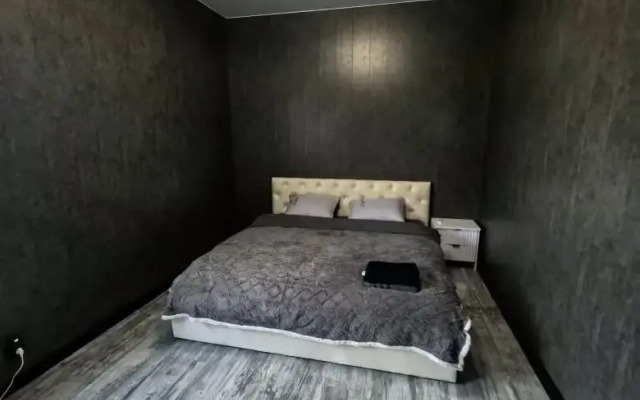 S Baney Family House, Guest House